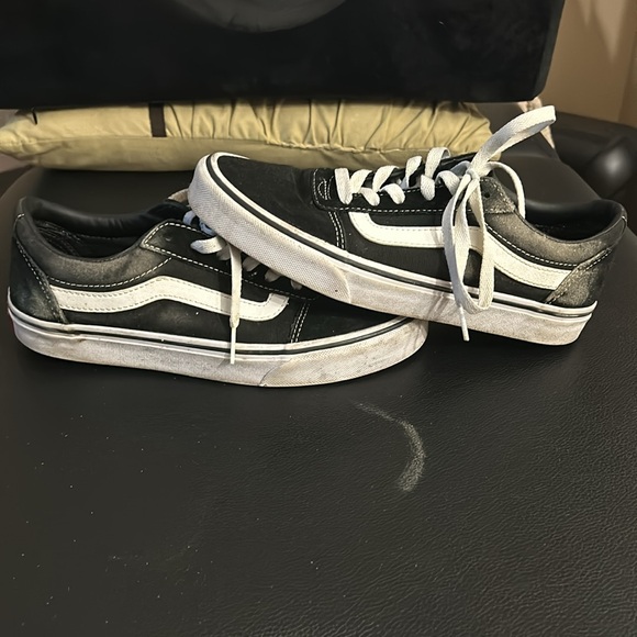 Vans - Picture 3 of 5